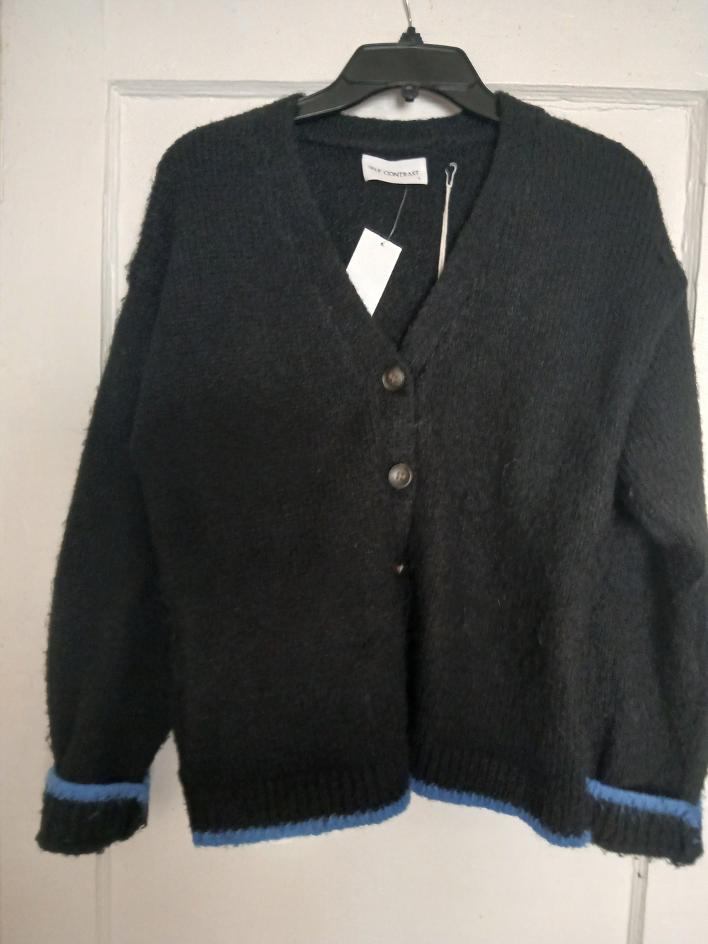 Cozy Black V-Neck Cardigan with Pockets. Juniors Size Large